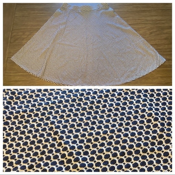 👗3/$25Women’s Talbots Aline geometric blue white waisted - Picture 1 of 8